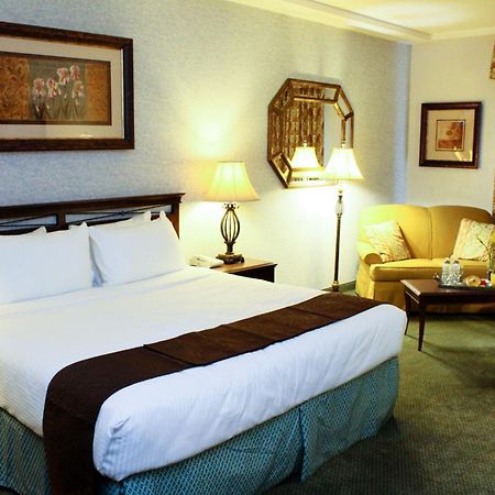 University Square Hotel Fresno Rom bilde